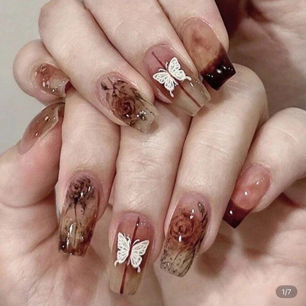 Press-On Nails Set with 24 Pieces